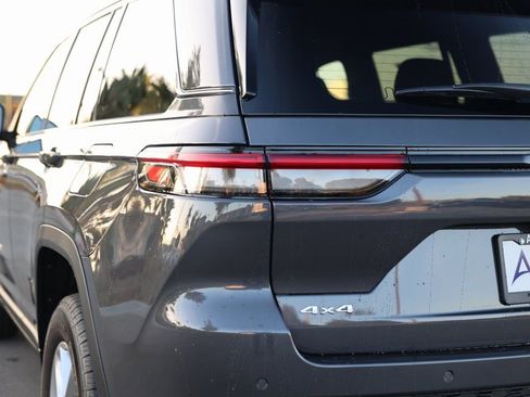 New 2025 Jeep Grand Cherokee Laredo X w/ Trailer Tow Package image 10