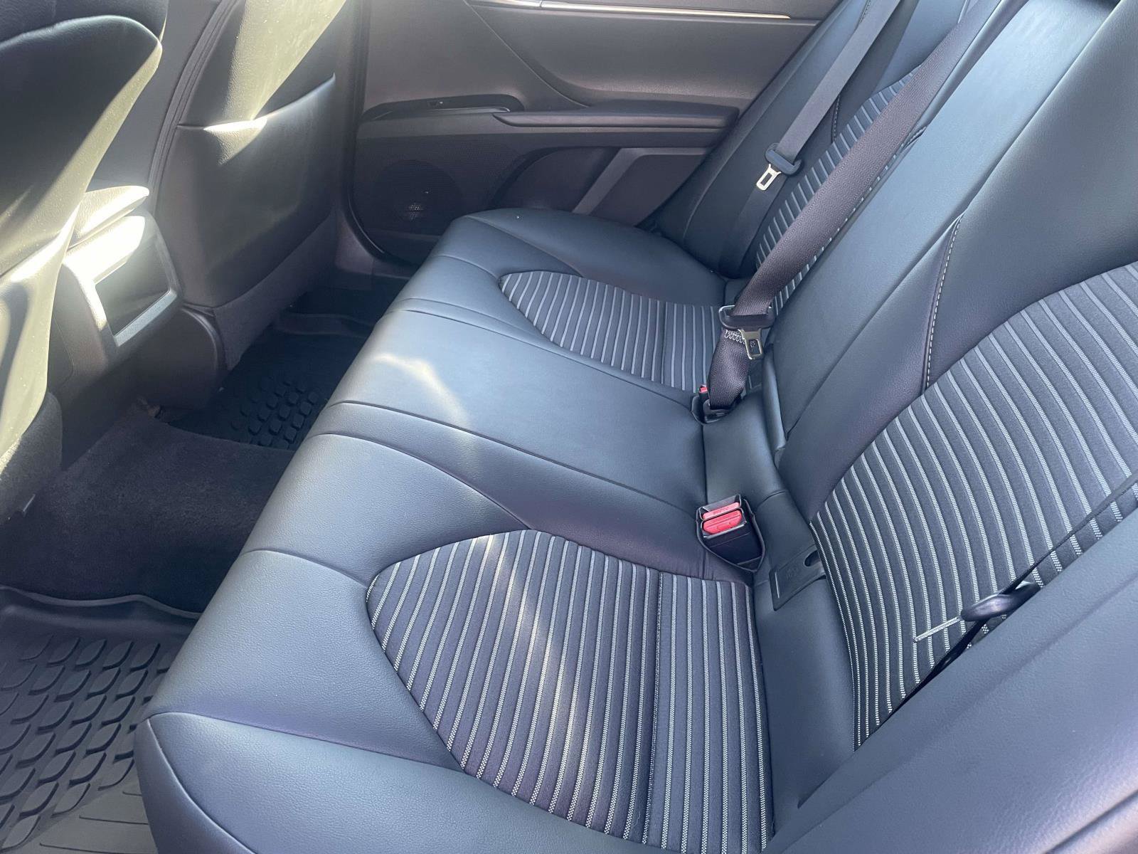 Used 2019 Toyota Camry SE FWD image 10