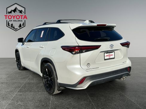 Used 2023 Toyota Highlander XSE image 3