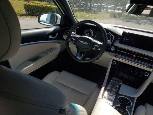 Used 2025 Genesis G70 2.5T image 21