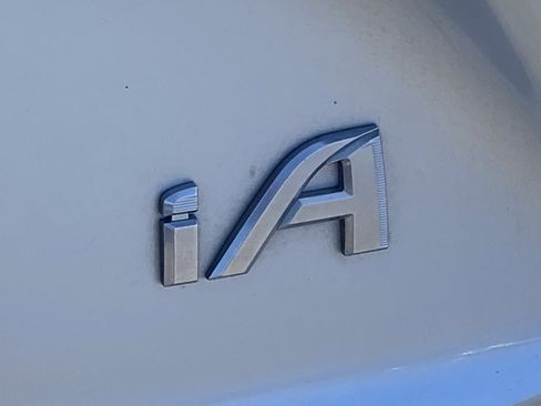 Used 2018 Toyota Yaris iA image 5