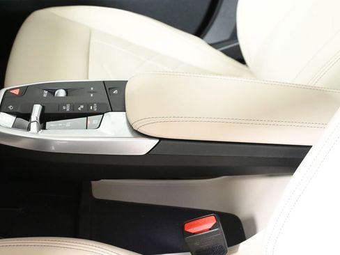 Used 2025 BMW X1 xDrive28i w/ Technology Package image 23