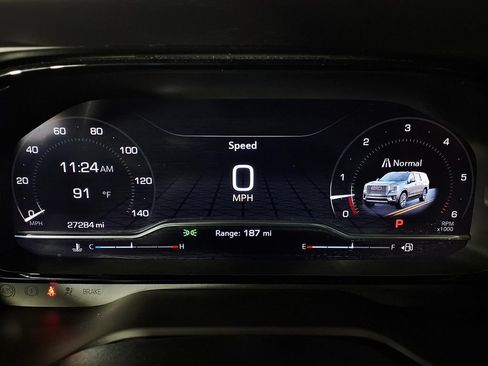 Used 2024 GMC Yukon Denali RWD image 16