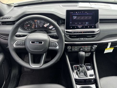New 2026 Jeep Compass Latitude AWD/4WD image 10