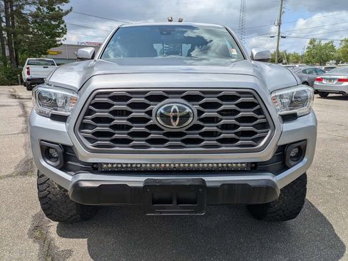 Used 2021 Toyota Tacoma TRD Off-Road w/ Technology Package AWD/4WD image 9