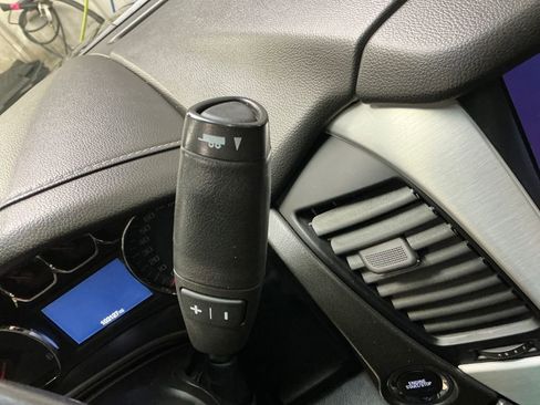 Used 2019 GMC Yukon SLT w/ Graphite Edition image 7