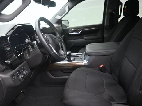 Used 2024 Chevrolet Silverado 1500 LT Trail Boss AWD/4WD image 11