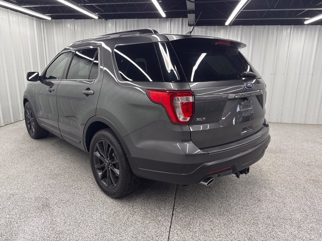 Used 2019 Ford Explorer XLT w/ Equipment Group 202A FWD image 4