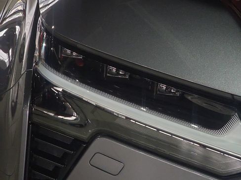 Used 2025 Lexus GX 550 w/ Accessory Package (2T) AWD/4WD image 7