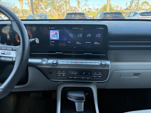 Used 2025 Hyundai Kona SEL image 17