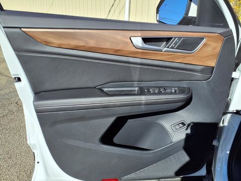 New 2026 Volkswagen Atlas SE image 10