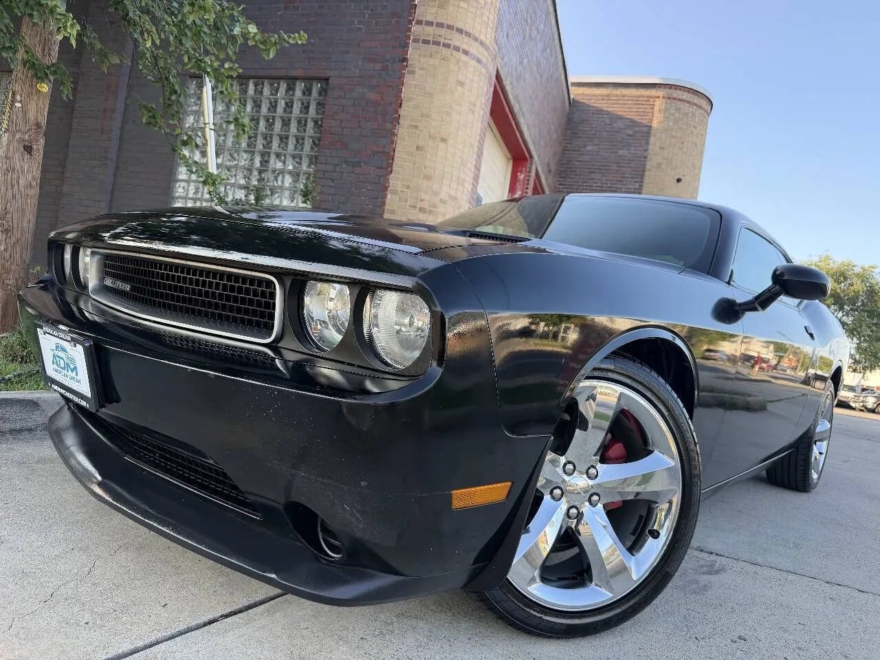 Used 2013 Dodge Challenger SXT RWD image 2