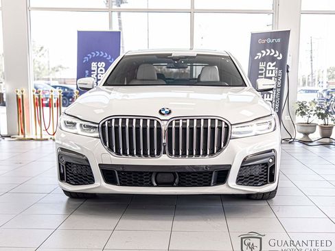 Used 2021 BMW 750i xDrive w/ Executive Package AWD/4WD image 2