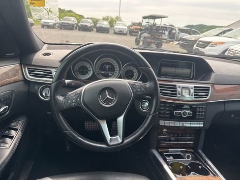 Used 2014 Mercedes-Benz E 550 4MATIC Sedan image 14