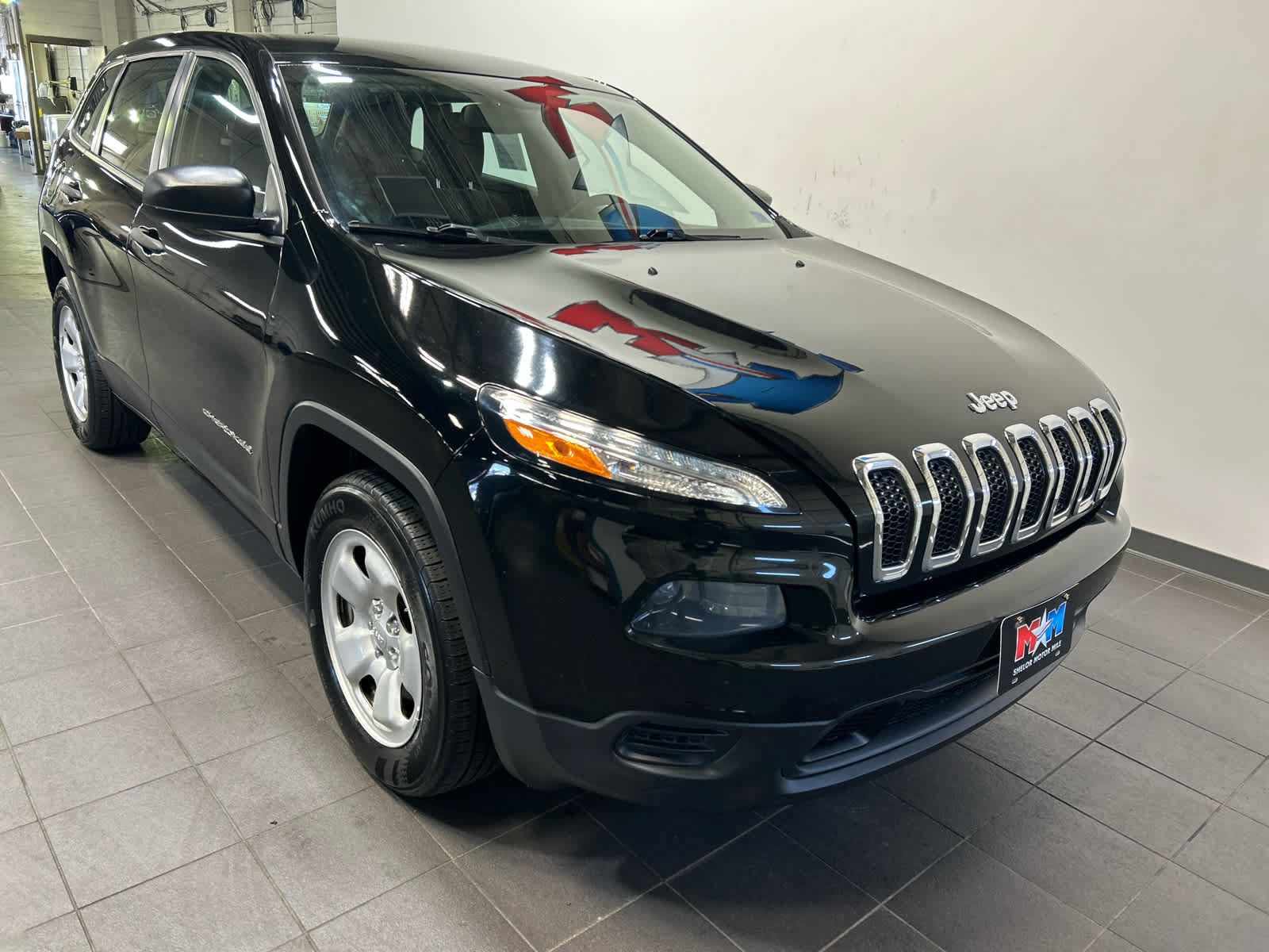 Used 2017 Jeep Cherokee Sport AWD/4WD image 2