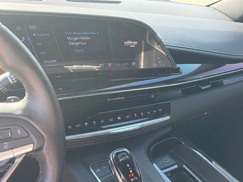 Used 2024 Cadillac Escalade Sport w/ LPO, ONYX Package image 21