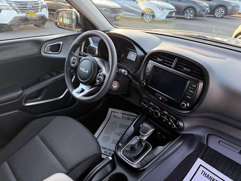 Used 2022 Kia Soul LX w/ Technology Package FWD image 21