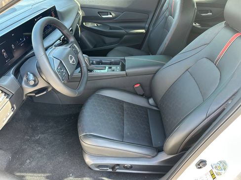 New 2026 Nissan Sentra SR w/ SR Premium Package FWD image 7