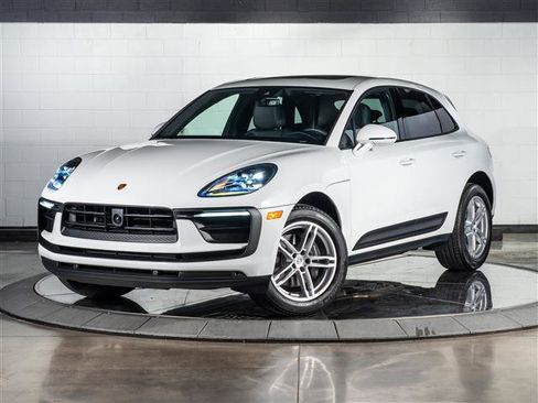 Certified 2026 Porsche Macan image 1