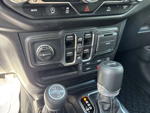 Used 2023 Jeep Wrangler Sahara w/ Cold Weather Group image 31