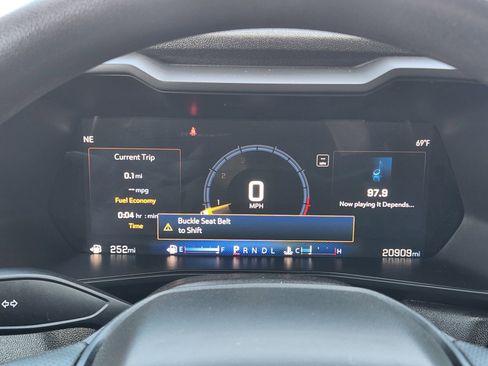 Used 2024 Chevrolet Colorado W/T image 17