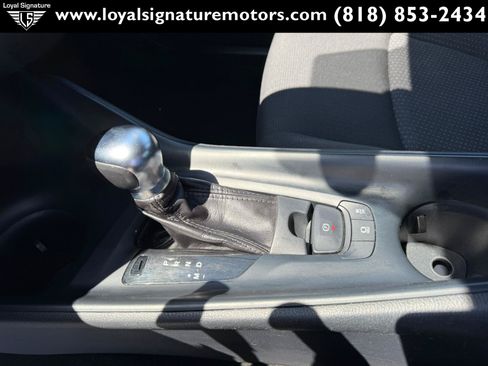 Used 2018 Toyota C-HR XLE FWD image 26