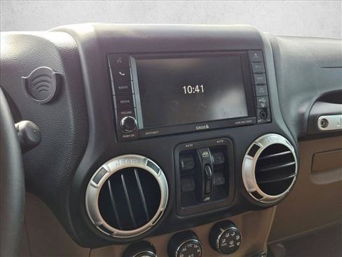 Used 2014 Jeep Wrangler Unlimited Sahara w/ Connectivity Group AWD/4WD image 11