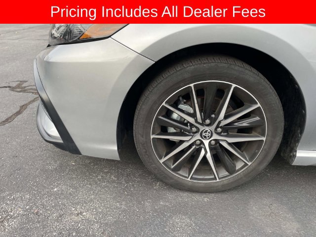 Used 2024 Toyota Camry SE w/ Convenience Package FWD image 2