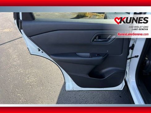 Used 2024 Nissan Rogue S image 18