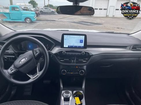 Used 2025 Ford Escape Active AWD/4WD image 12