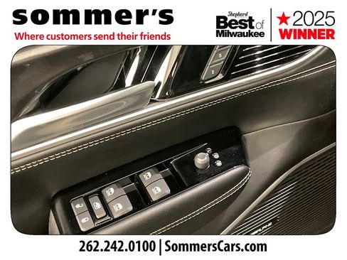 Used 2023 Jeep Wagoneer 4WD image 11