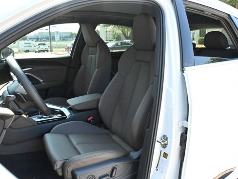 Used 2025 Audi Q5 Premium Plus image 15