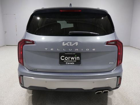 Used 2025 Kia Telluride S AWD/4WD image 3