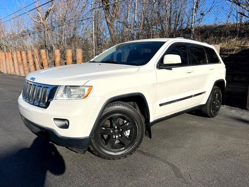 Used 2011 Jeep Grand Cherokee Laredo image 5