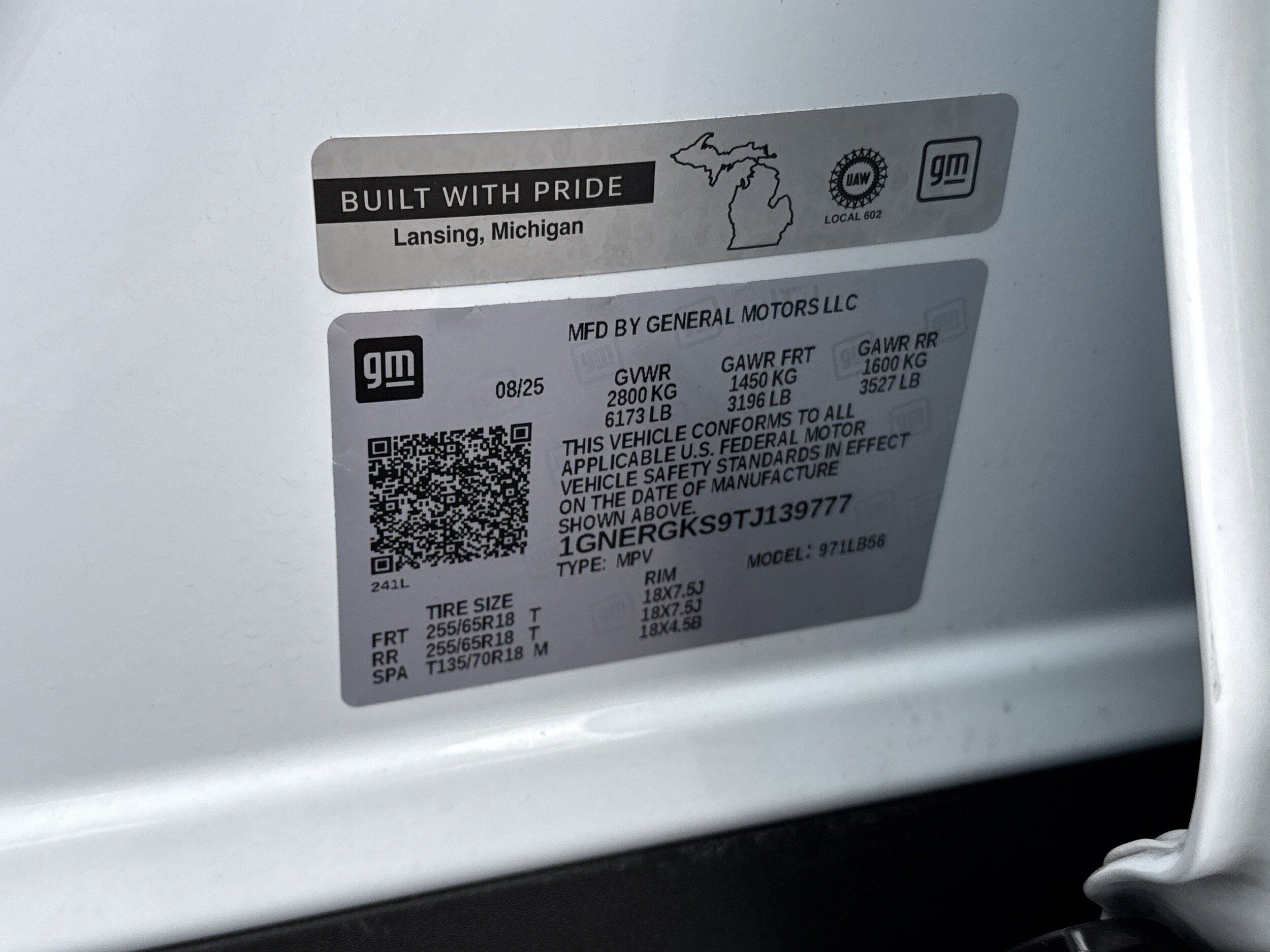 Used 2026 Chevrolet Traverse LT FWD image 38