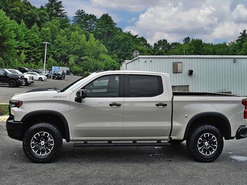 Used 2026 Chevrolet Silverado 1500 ZR2 w/ LPO, Dark Essentials Package AWD/4WD image 4