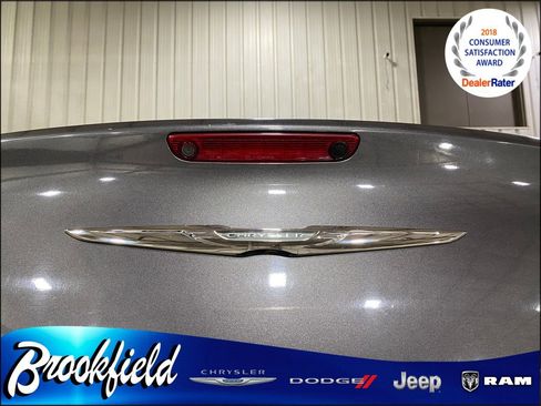 Used 2019 Chrysler 300 S image 12