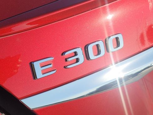 Used 2017 Mercedes-Benz E 300 image 9