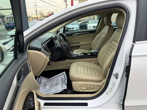 Used 2016 Ford Fusion SE w/ Equipment Group 502A FWD image 15