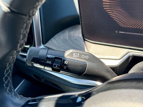 Certified 2025 Kia Sorento X-Line EX AWD/4WD image 31
