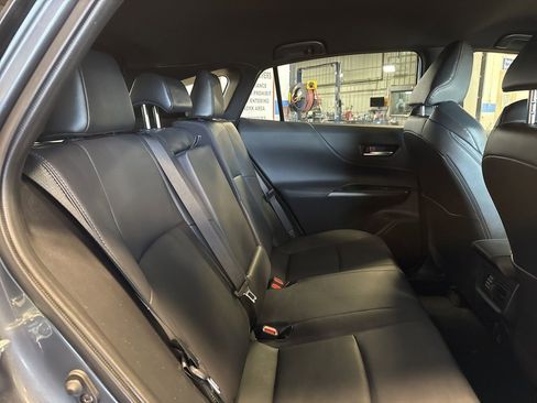 Used 2022 Toyota Venza XLE image 29