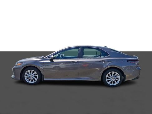 Used 2024 Toyota Camry LE FWD image 4