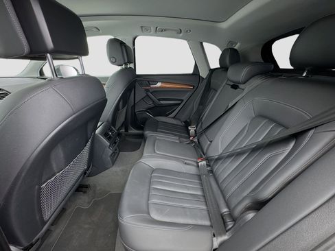 Used 2021 Audi Q5 e Premium Plus w/ Premium Plus Package image 16