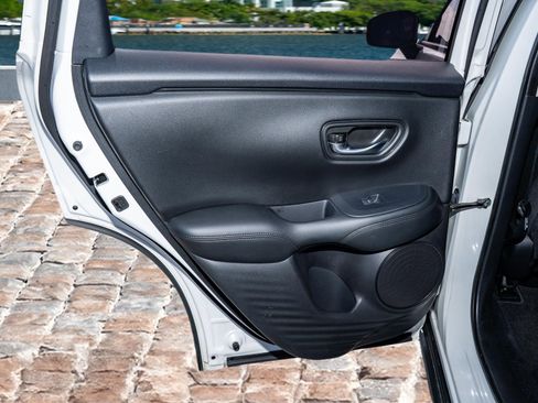 Certified 2024 Honda HR-V LX image 11