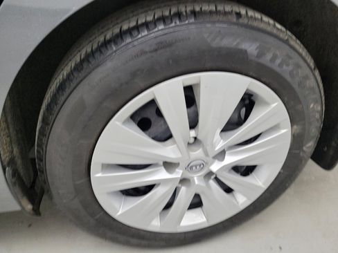 Used 2024 Nissan Sentra S FWD image 31