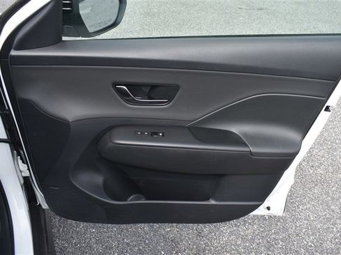 Used 2023 Nissan Rogue S AWD/4WD image 52