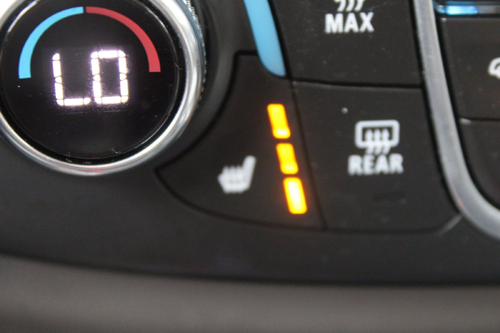 Used 2020 Chevrolet Traverse LT FWD image 43