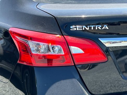 Used 2019 Nissan Sentra S FWD image 13