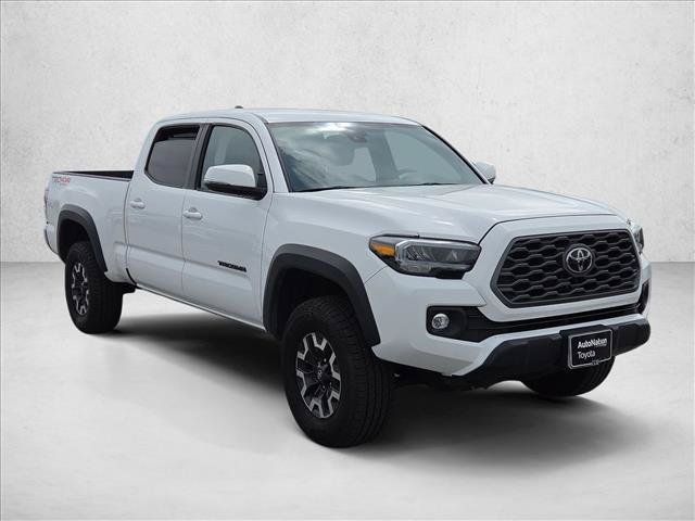 Used 2023 Toyota Tacoma TRD Off-Road w/ Black Out Package (TMS) AWD/4WD image 3