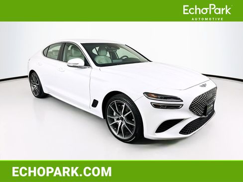Used 2025 Genesis G70 2.5T image 1
